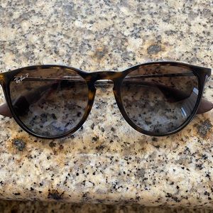 Rayban sunglasses in great condition.